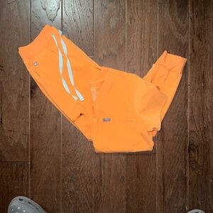 Figs sharka Catarina xsmall top and zamora xsmall/petite bottoms